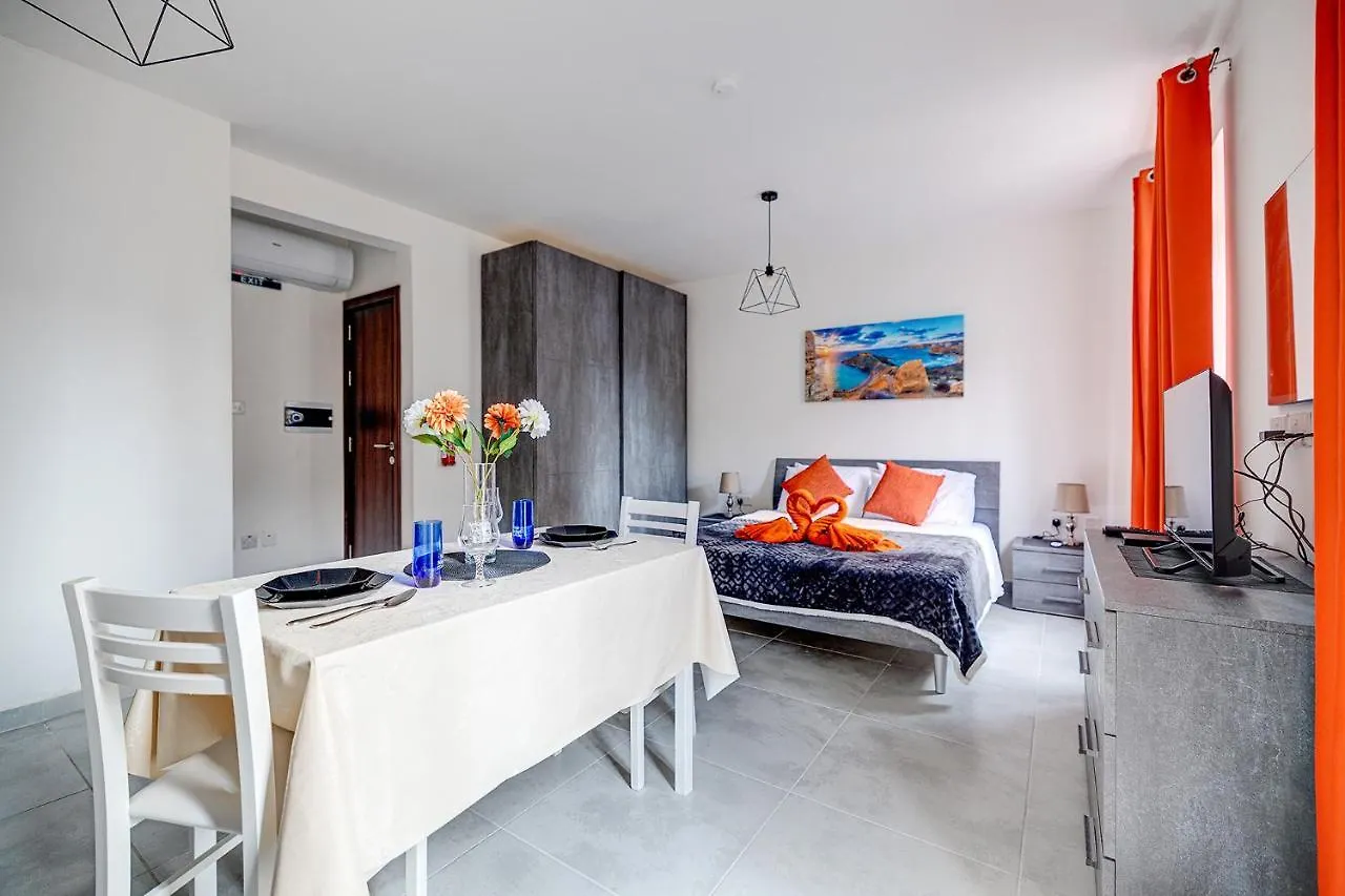 Modern Studio Central Location Sliema Appartement