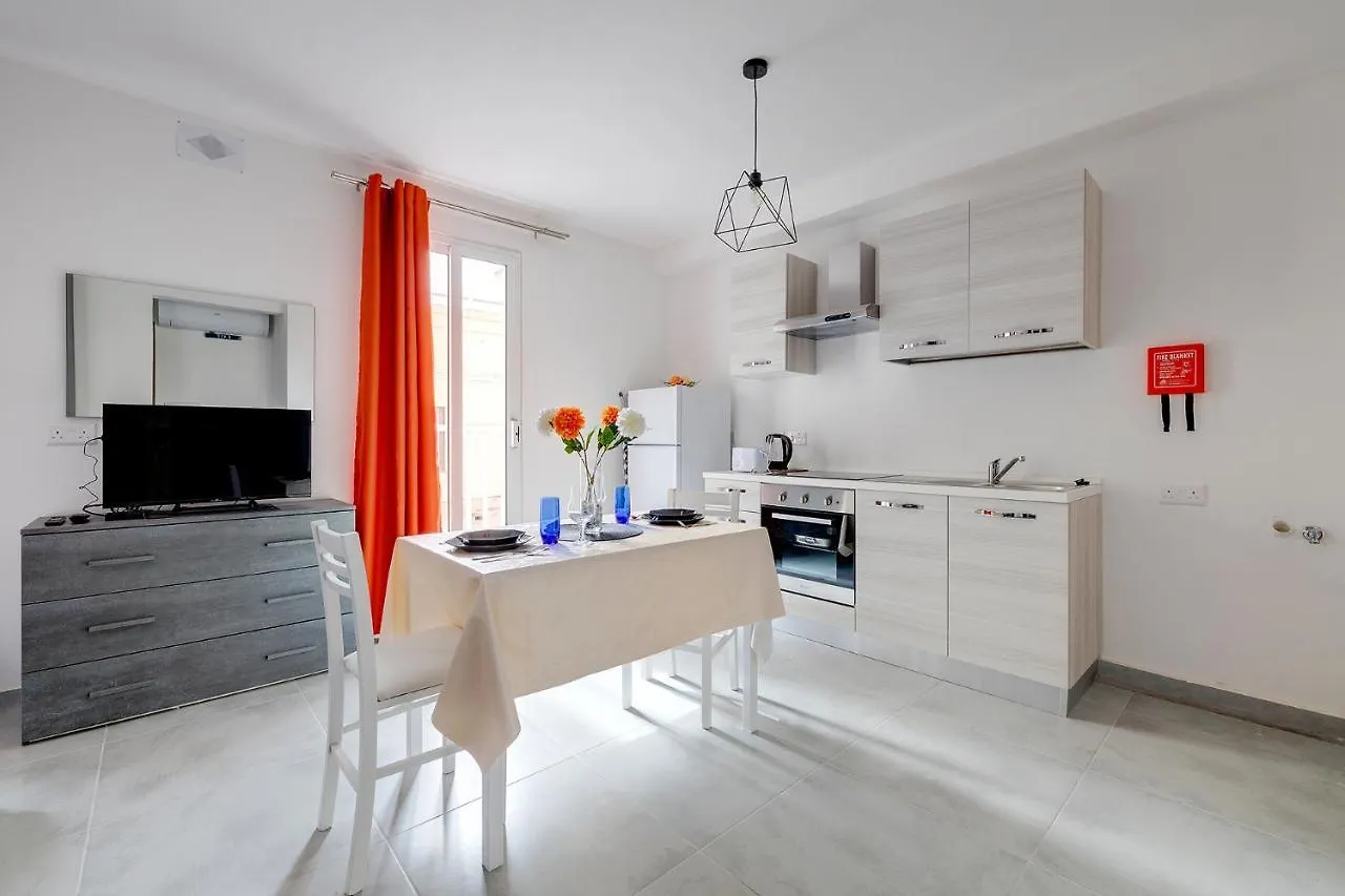 Modern Studio Central Location Sliema Appartement