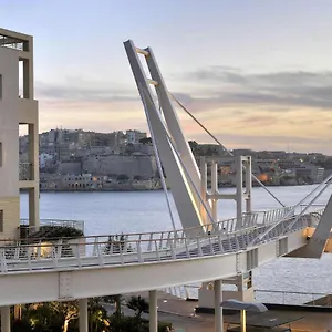  Appartement Seafront Lux Inc Pool, Upmarket Area